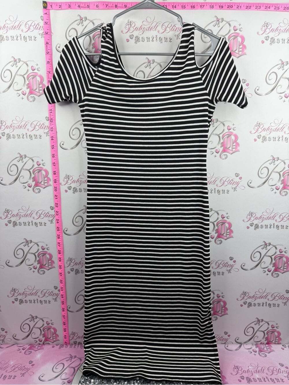 Acemi dress long cold shoulder Black and White Striped Cold-Shoulder Midi Dress